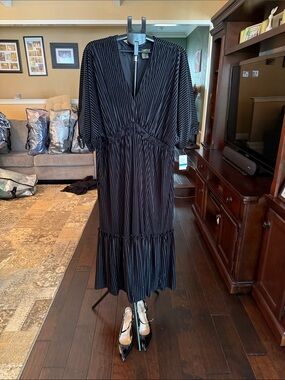 Taylor Black Pleated V-Neck Tiered Midi Dress